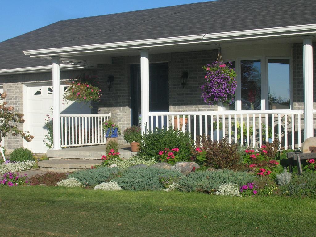 Golden Pathways Retreat B&B Peterborough Exterior foto