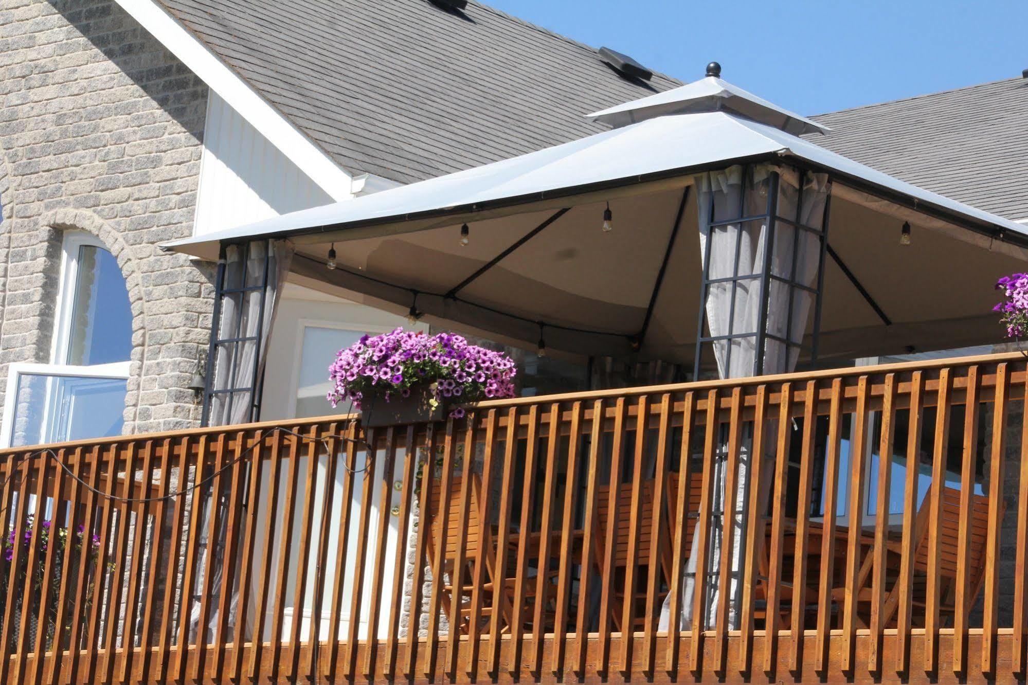 Golden Pathways Retreat B&B Peterborough Exterior foto