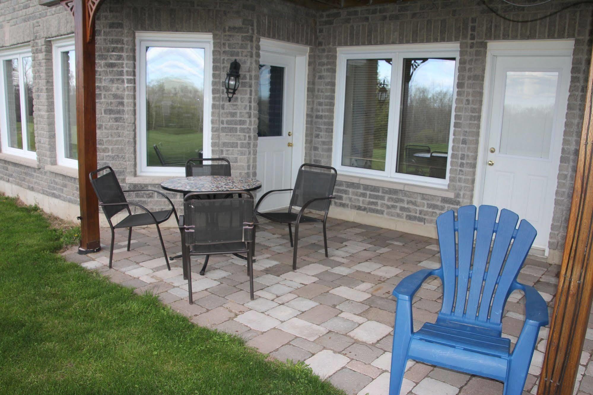 Golden Pathways Retreat B&B Peterborough Exterior foto