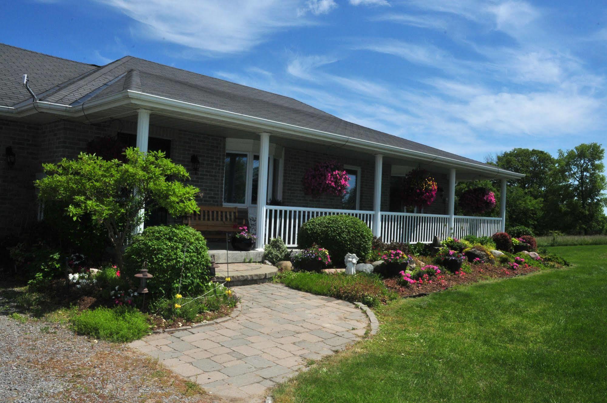 Golden Pathways Retreat B&B Peterborough Exterior foto